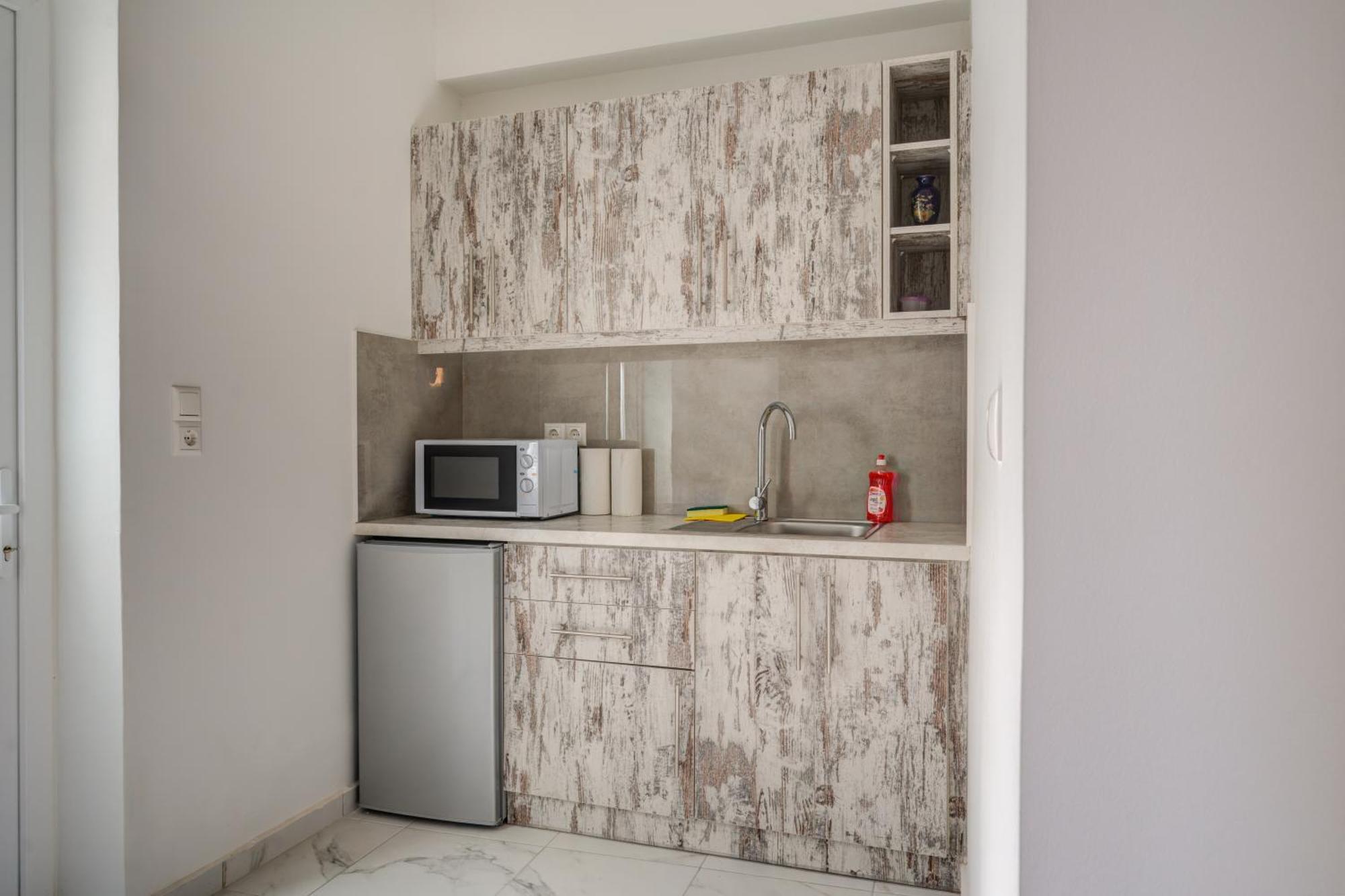 Molos Beachfront Apartments In Diakopto Exterior foto